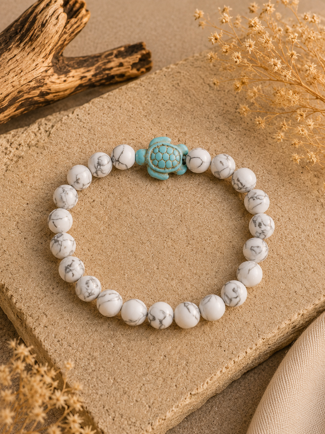 Weißes Howlith-Armband mit Schildkröte